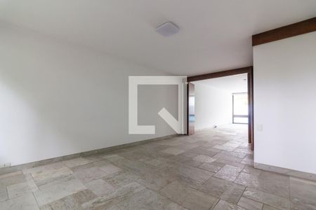 Sala de casa à venda com 4 quartos, 200m² em Jardim Europa, São Paulo