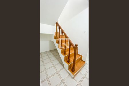 Escada de casa à venda com 4 quartos, 124m² em Jardim Las Vegas, Santo André