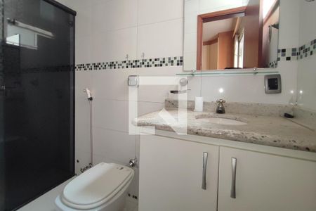 Banheiro Suíte de apartamento para alugar com 3 quartos, 98m² em Cambuí, Campinas