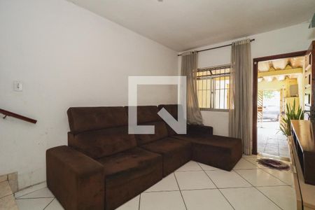 Sala de casa à venda com 3 quartos, 108m² em Jardim Henriqueta, Taboão da Serra