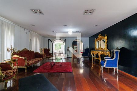 Sala de casa para alugar com 4 quartos, 2000m² em Real Parque, São Paulo