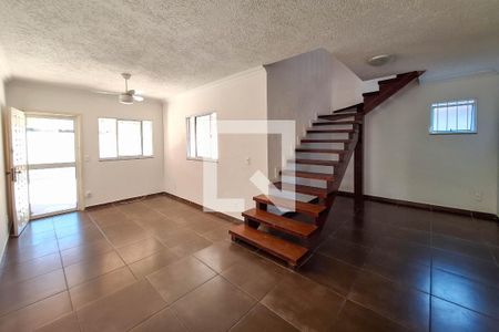 Sala de casa para alugar com 6 quartos, 218m² em Piratininga, Niterói