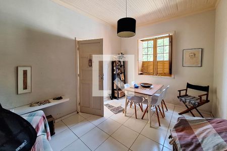 Sala de casa à venda com 4 quartos, 160m² em Fonseca, Niterói