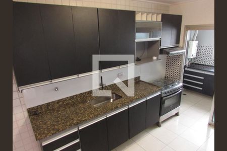 Cozinha de apartamento para alugar com 2 quartos, 100m² em Vila Suzana, São Paulo