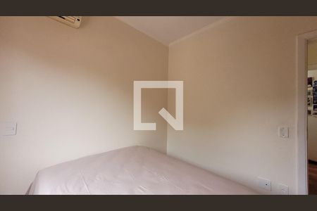 Quarto  de casa de condomínio à venda com 4 quartos, 242m² em Bairro das Palmeiras, Campinas