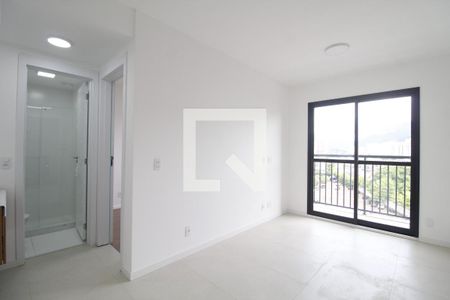 Sala de apartamento para alugar com 1 quarto, 32m² em Jacarepaguá, Rio de Janeiro