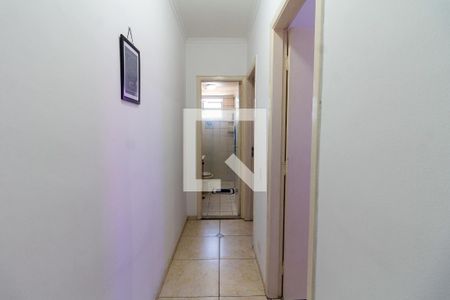 Corredor  de apartamento à venda com 2 quartos, 54m² em Km 18, Osasco