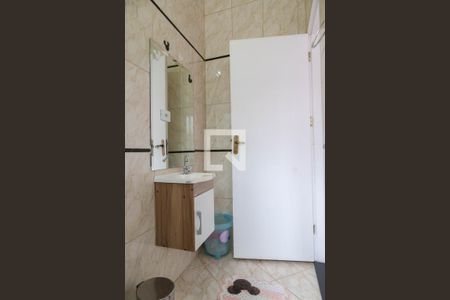 Casa à venda com 460m², 5 quartos e 6 vagas Casa à venda com 460m², 5 quartos e 6 vagasBanheiro Suíte 2