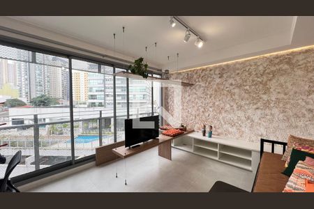 Sala e quarto de kitnet/studio à venda com 1 quarto, 27m² em Pinheiros, São Paulo