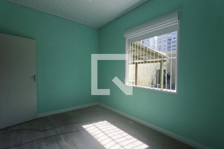 Quarto 1 de casa para alugar com 2 quartos, 80m² em Santa Maria Goretti, Porto Alegre