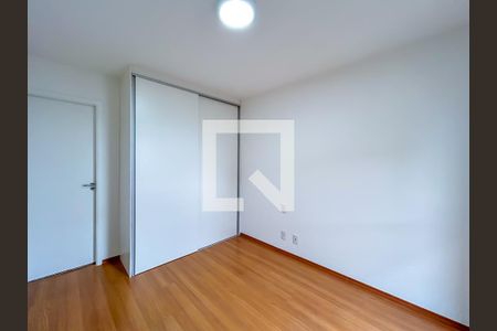 Suíte de apartamento à venda com 3 quartos, 76m² em Jardim Tupanci, Barueri