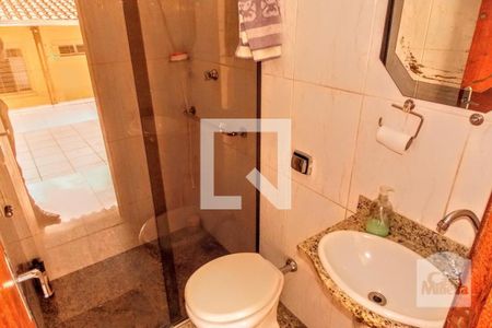 Banheiro  de casa à venda com 5 quartos, 220m² em Cidade Nova, Belo Horizonte