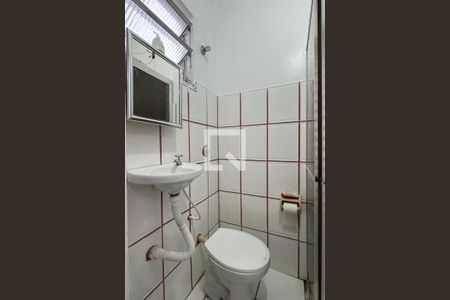 Banheiro da Suíte 1 de casa para alugar com 2 quartos, 60m² em Vila Pouso Alegre, Barueri