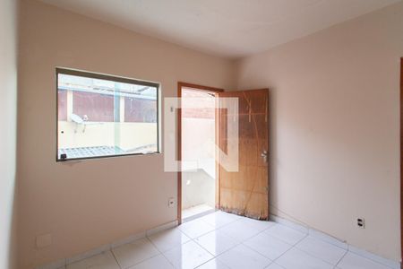 Sala de casa para alugar com 2 quartos, 50m² em Piratininga, Belo Horizonte