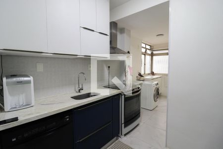 Apartamento à venda com 84m², 3 quartos e 1 vaga Apartamento à venda com 84m², 3 quartos e 1 vagaCozinha e Área de Serviço