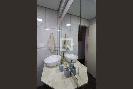 Apartamento à venda com 84m², 3 quartos e 1 vaga Apartamento à venda com 84m², 3 quartos e 1 vagaBanheiro