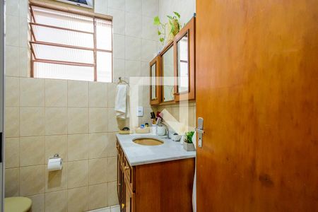 Banheiro de casa à venda com 2 quartos, 112m² em Santa Tereza, Porto Alegre