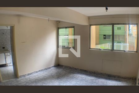 Apartamento à venda com 32m², 1 quarto e sem vagaSala/Quarto