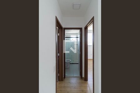 Corredor de apartamento à venda com 2 quartos, 47m² em Juliana, Belo Horizonte