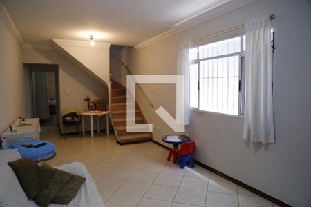 Sala de casa para alugar com 3 quartos, 160m² em Jardim Monjolo, São Paulo