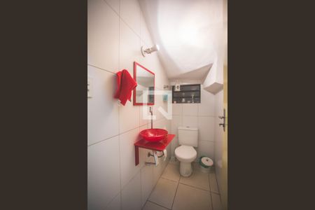 Lavabo de casa para alugar com 3 quartos, 110m² em Jardim das Acácias, São Paulo