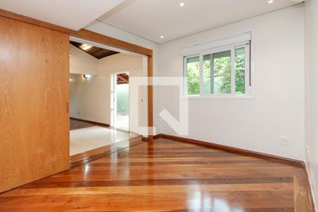 Sala de TV de casa à venda com 4 quartos, 402m² em Jardim Petrópolis, São Paulo