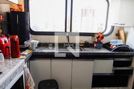 Apartamento à venda com 138m², 4 quartos e 2 vagas Apartamento à venda com 138m², 4 quartos e 2 vagasCozinha