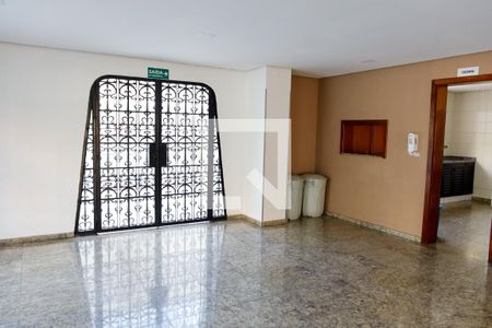 Apartamento à venda com 138m², 4 quartos e 2 vagas Apartamento à venda com 138m², 4 quartos e 2 vagasHall de entrada