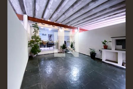 Garagem  de casa à venda com 2 quartos, 106m² em Vila Polopoli, São Paulo