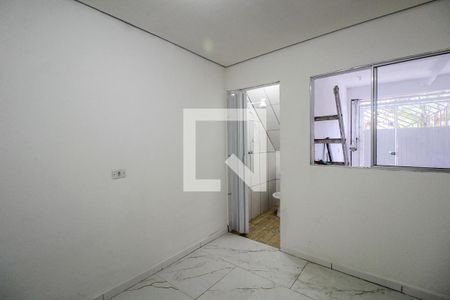 Quarto de casa para alugar com 1 quarto, 40m² em Vila Nova York, São Paulo