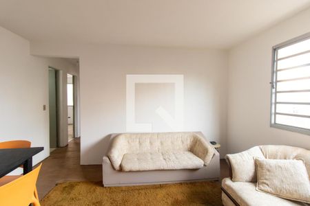 Sala de apartamento para alugar com 3 quartos, 67m² em Santa Cândida, Curitiba