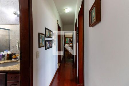 Corredor de apartamento à venda com 3 quartos, 120m² em Centro, Niterói