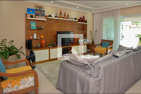 Sala de casa de condomínio à venda com 4 quartos, 160m² em Recreio dos Bandeirantes, Rio de Janeiro