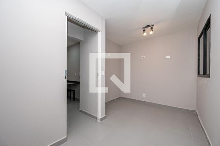 Quarto de kitnet/studio para alugar com 1 quarto, 25m² em Jardim Oriental, São Paulo