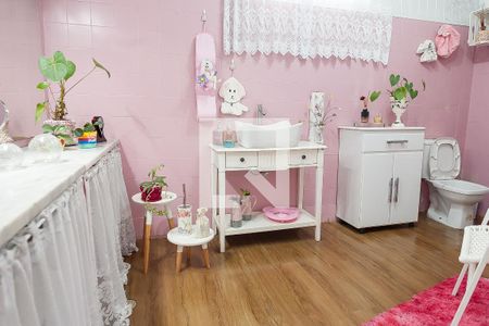 Casa à venda com 300m², 7 quartos e 3 vagas Casa à venda com 300m², 7 quartos e 3 vagasBanheiro