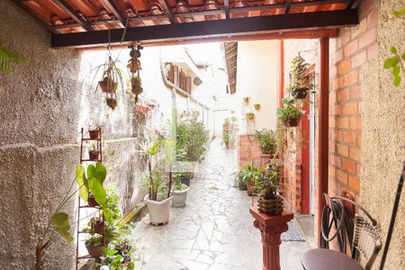 Casa à venda com 300m², 7 quartos e 3 vagas Casa à venda com 300m², 7 quartos e 3 vagasarea de inverno 2