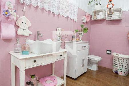 Casa à venda com 300m², 7 quartos e 3 vagas Casa à venda com 300m², 7 quartos e 3 vagasBanheiro