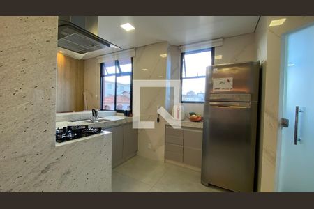 Cozinha de apartamento à venda com 2 quartos, 70m² em Barroca, Belo Horizonte