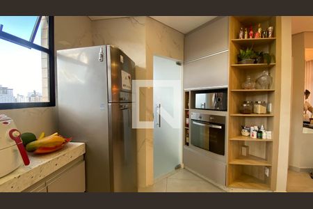 Cozinha de apartamento à venda com 2 quartos, 70m² em Barroca, Belo Horizonte