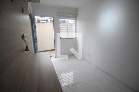 Sala de casa de condomínio à venda com 2 quartos, 49m² em Parque Peruche, São Paulo