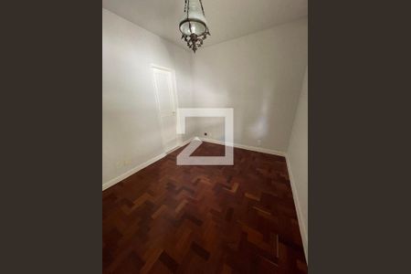 Casa à venda com 400m², 4 quartos e 5 vagas Casa à venda com 400m², 4 quartos e 5 vagasSuíte 4