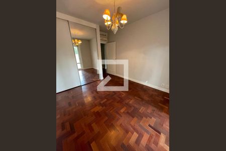 Casa à venda com 400m², 4 quartos e 5 vagas Casa à venda com 400m², 4 quartos e 5 vagasQuarto 3