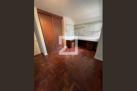 Casa à venda com 400m², 4 quartos e 5 vagas Casa à venda com 400m², 4 quartos e 5 vagasSuíte 3