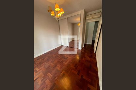 Casa à venda com 400m², 4 quartos e 5 vagas Casa à venda com 400m², 4 quartos e 5 vagasQuarto 3