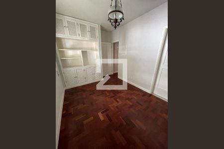 Casa à venda com 400m², 4 quartos e 5 vagas Casa à venda com 400m², 4 quartos e 5 vagasSuíte 4