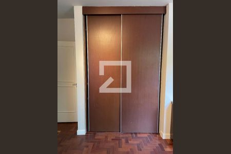 Casa à venda com 400m², 4 quartos e 5 vagas Casa à venda com 400m², 4 quartos e 5 vagasSuíte 3