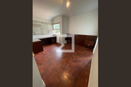 Casa à venda com 400m², 4 quartos e 5 vagas Casa à venda com 400m², 4 quartos e 5 vagasSuíte 3