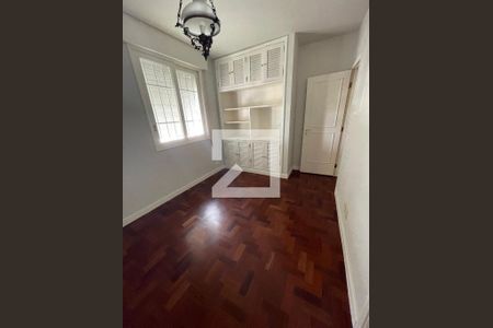 Casa à venda com 400m², 4 quartos e 5 vagas Casa à venda com 400m², 4 quartos e 5 vagasSuíte 3