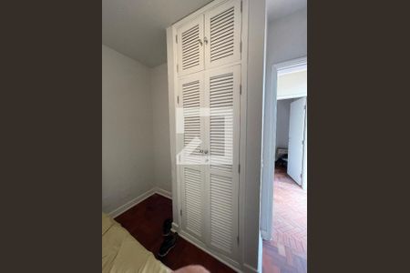 Casa à venda com 400m², 4 quartos e 5 vagas Casa à venda com 400m², 4 quartos e 5 vagasQuarto de Serviço