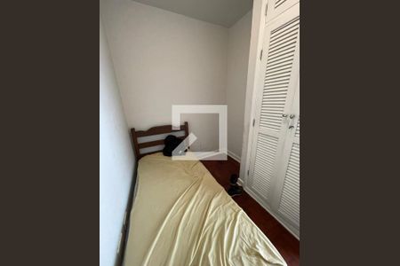 Casa à venda com 400m², 4 quartos e 5 vagas Casa à venda com 400m², 4 quartos e 5 vagasQuarto de Serviço